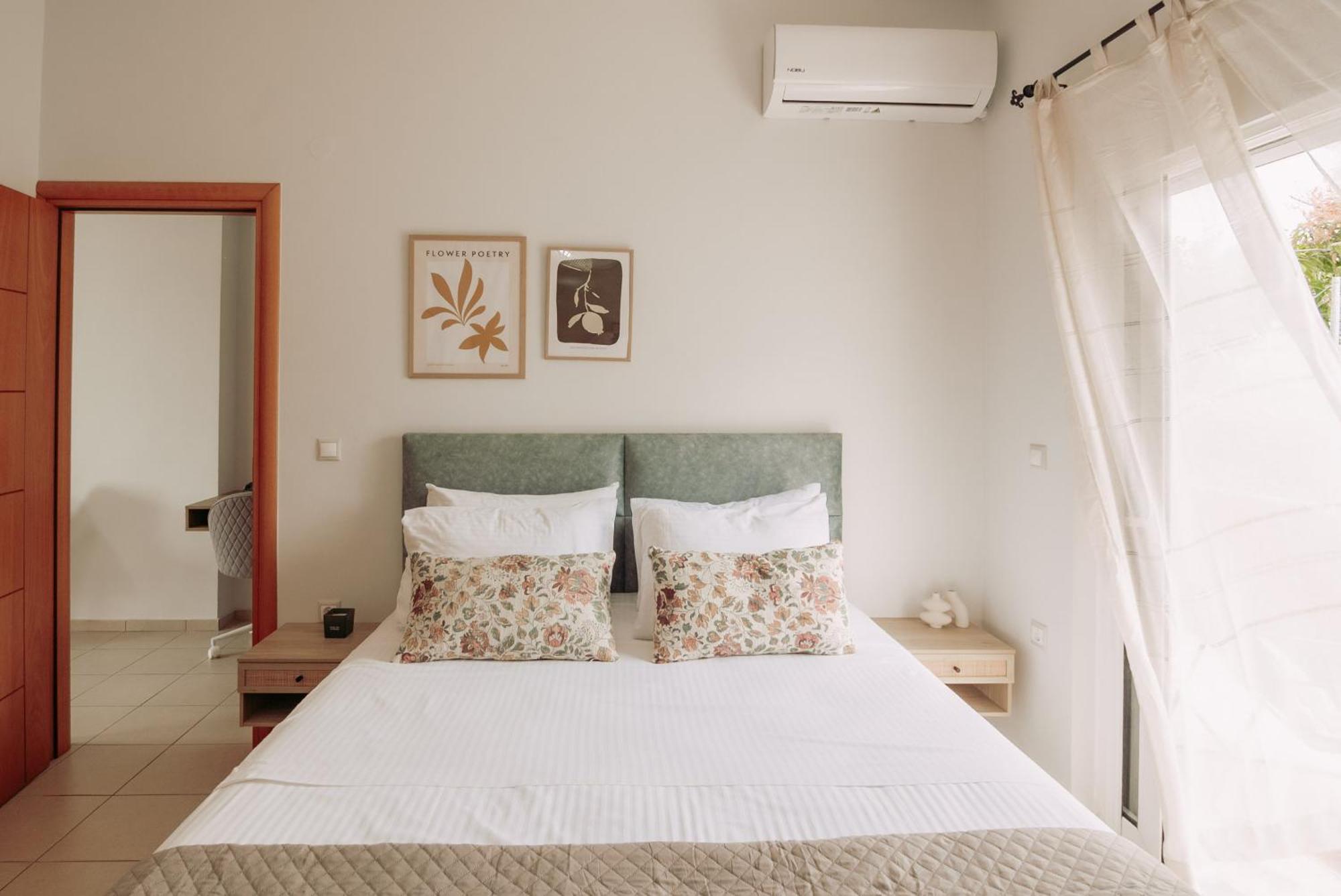Summer Blue Apartments Chania Chania  Bagian luar foto